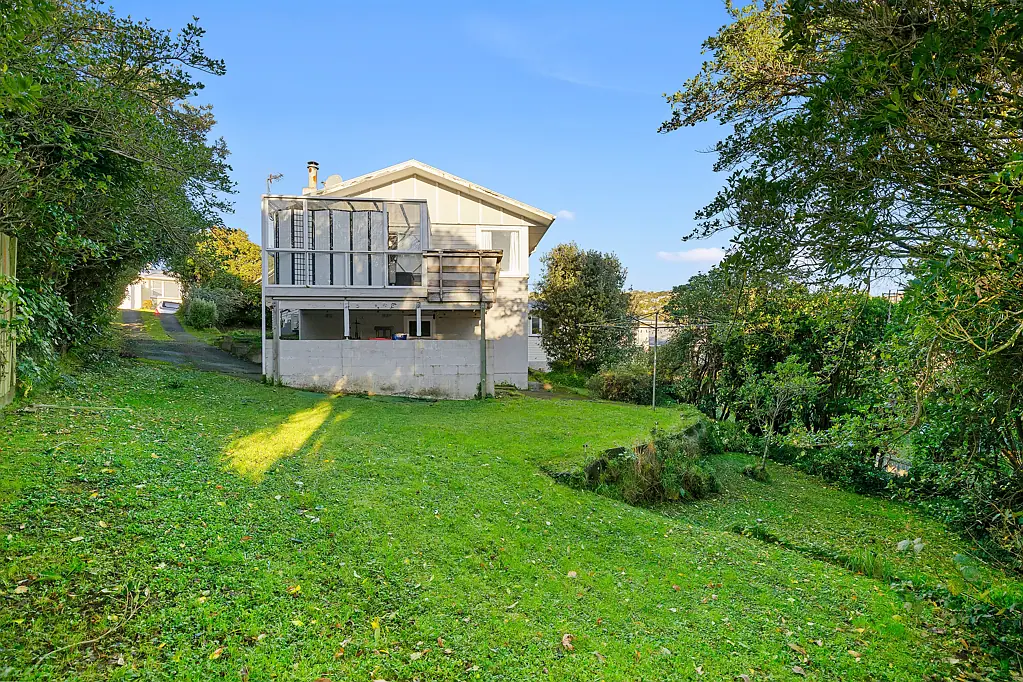27 Lynda Avenue, Paparangi, Wellington