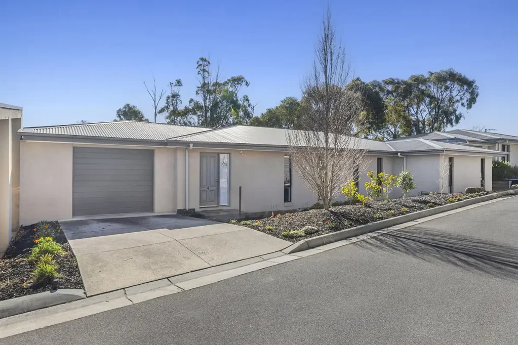 Gisborne 2房  Modern Comfort in a Central Gisborne Setting