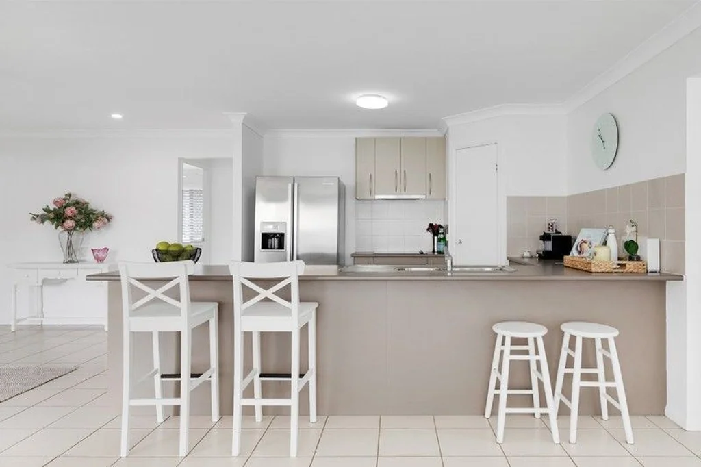 19 Oleosa Close, Moggill, QLD 4070