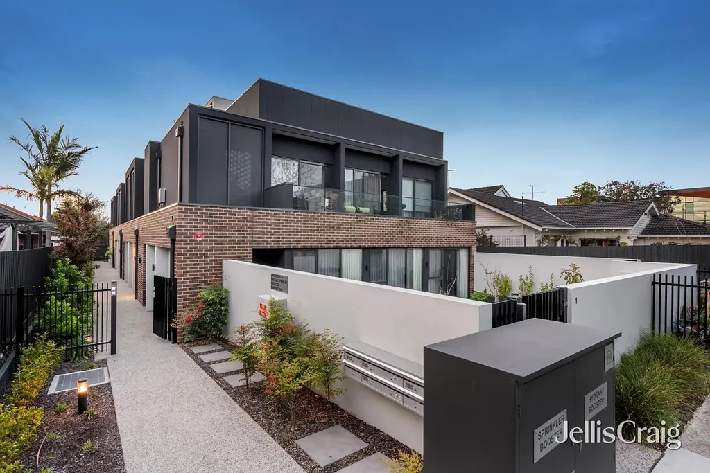 2/31 Lillimur Road, Ormond, VIC 3204