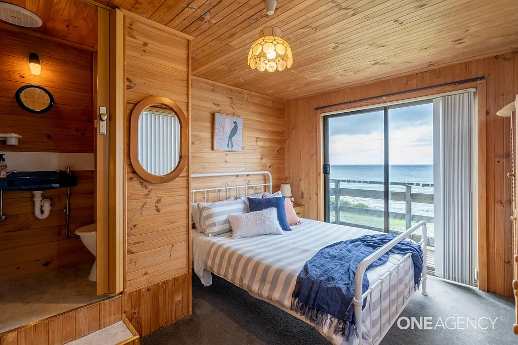 Cozy Cottage with Coastal Charm