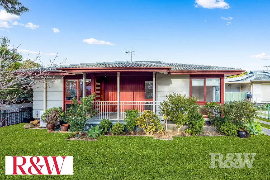 FANTASTIC FAMILY HOME !!