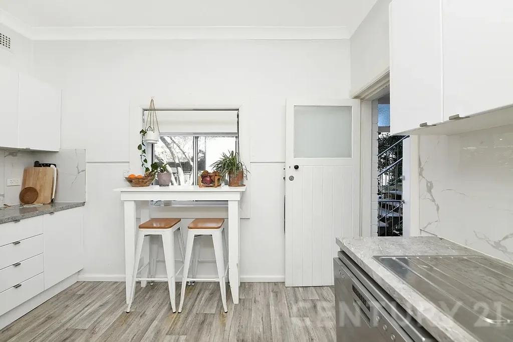 Elegant 2-Bedroom Retreat Minutes from Bronte Beach and Boutique Shops
