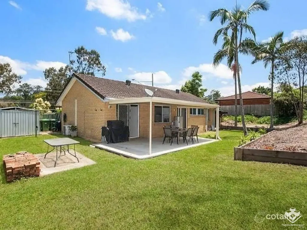3 large bedrooms house in this great area