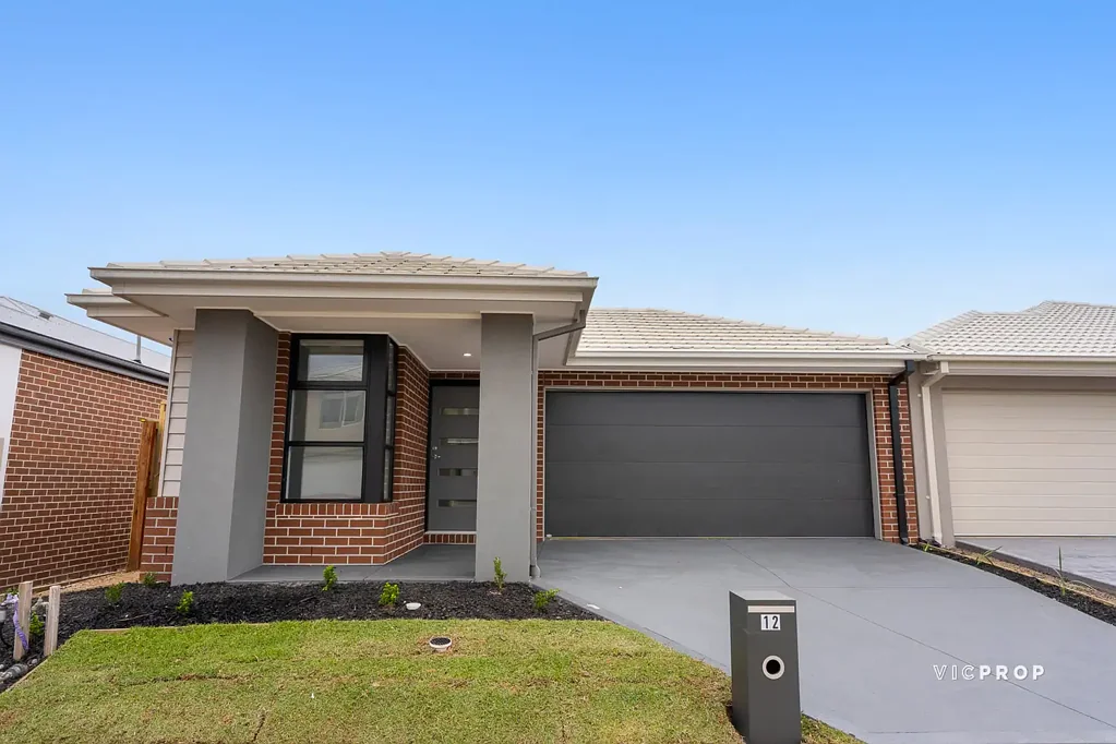 Brand New Family Home in Riverwalk Estate!