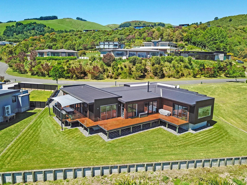 Kinloch 4Kwarto A Grandstand Position with Unrivalled Lake Views