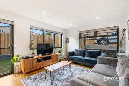 2/8 Bounty Street, Warrane