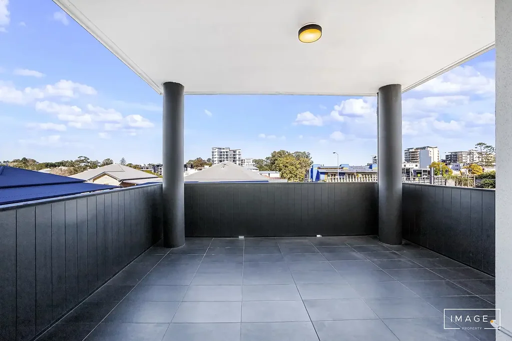 Indooroopilly 2Zimmer Contemporary End Apartment in Prime Indooroopilly Location