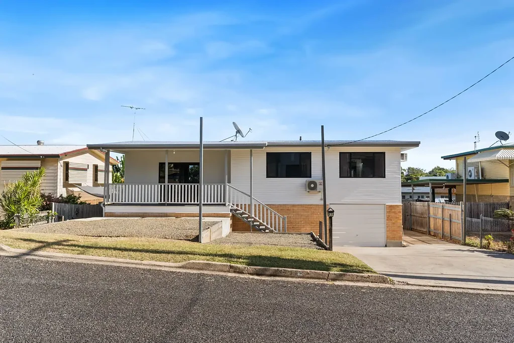 Frenchville 3房  Freshly Renovated Family Home in Sought-After Frenchville