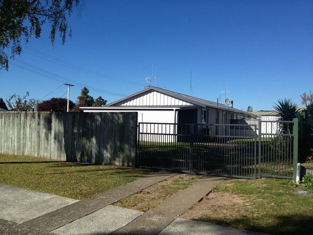 19 Short Street, Otumoetai, Tauranga, 2 રૂમ, 1 બાથરૂમ