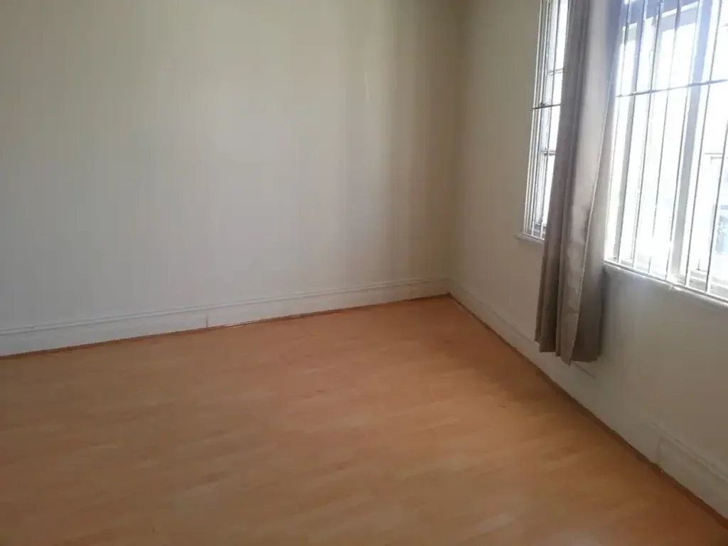Spacious 3 Bedrooms Flat