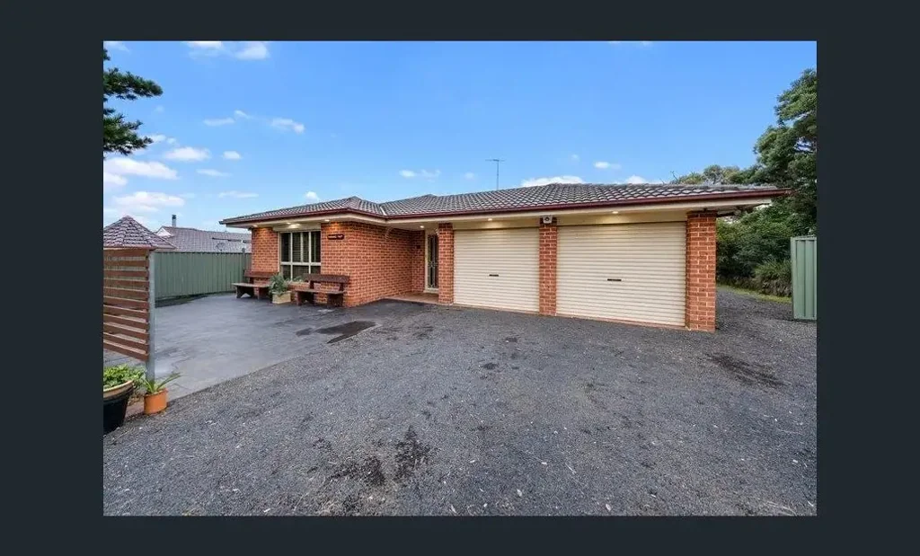 "Beautiful and Spacious Family home ONLY MINUTES TO M7