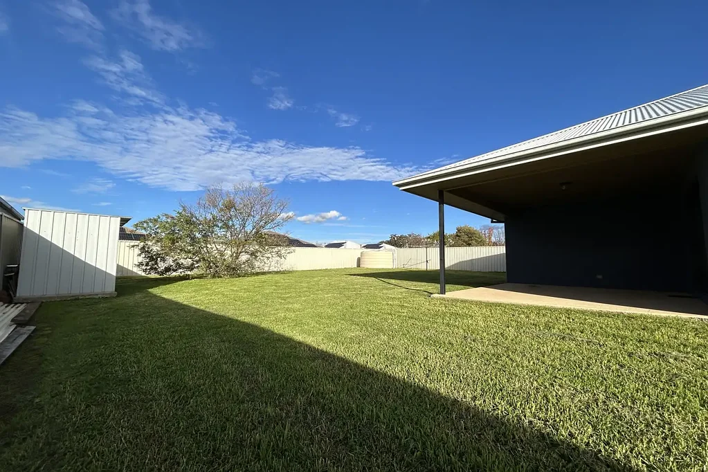 LARGE FAMILY HOME