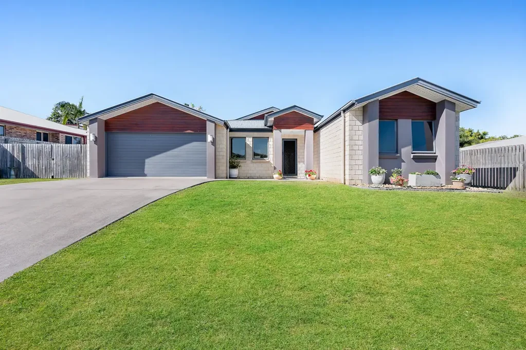 4 BEDROOM EXECUTIVE HOME GREAT LOCATION