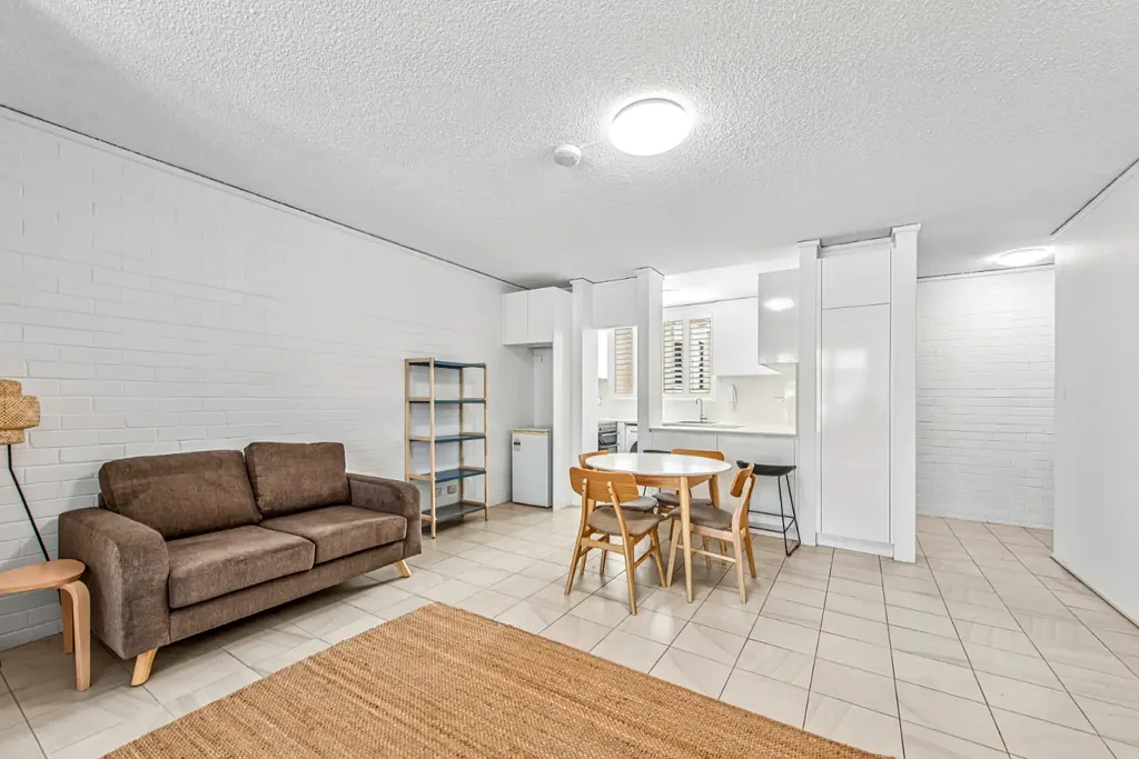 Newly Renovated 1-Bedroom/Studio Apartment with Parking