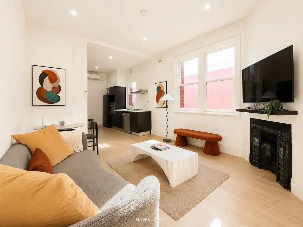 CARLTON HOUSE - SPACIOUS FIRST FLOOR TWO BEDROOM APARTMENT I HAVEN AGENTS