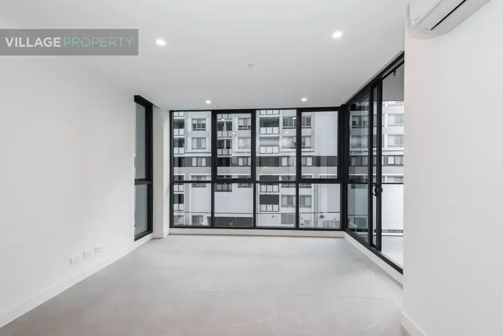 Bright One Bedroom Apartment plus Study