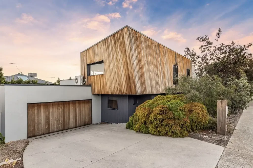 Jan Juc 4 Slaapkamer WHERE COASTAL CONVENIENCE MEETS CAREFREE MODERN LIVING