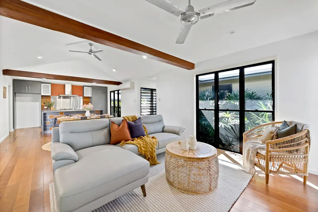 33 Coogee Terrace, Blacks Beach, QLD 4740