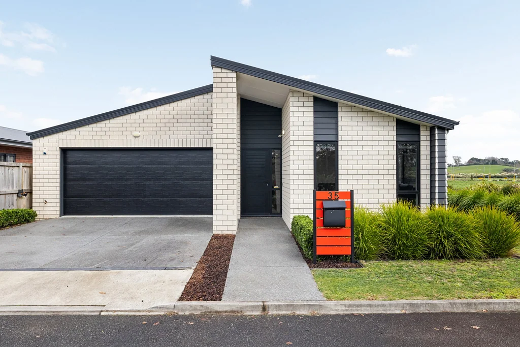 Baverstock 3침실 Your Dream Home Awaits at 35 Wairua Avenue