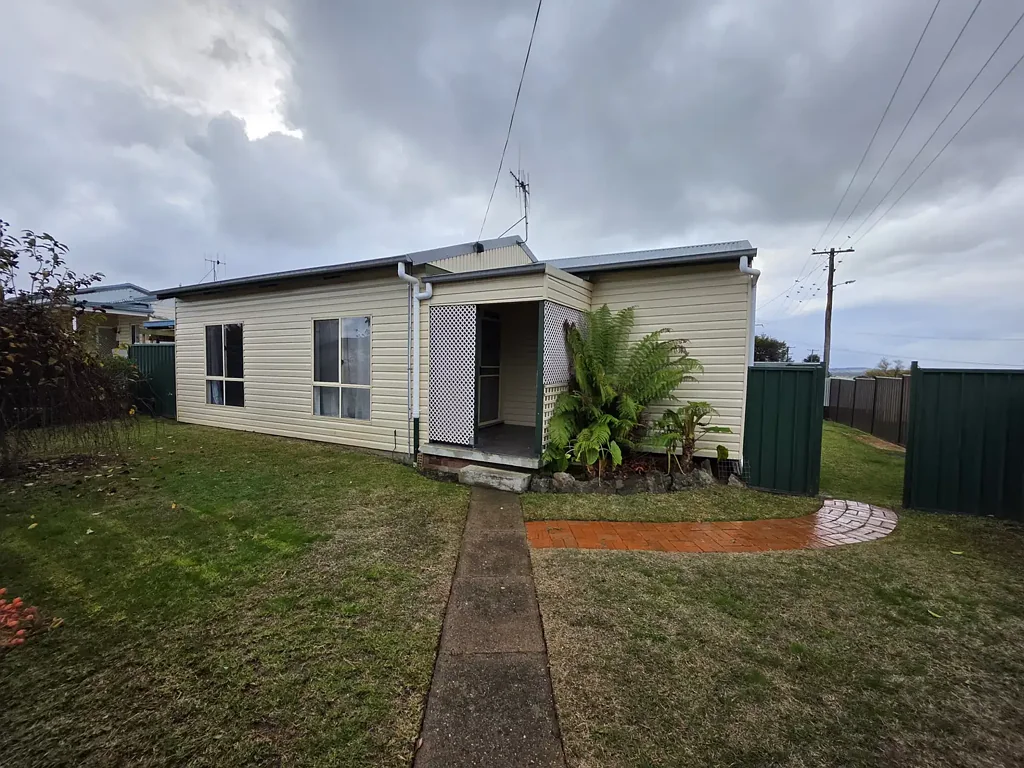 FOR LEASE- 26 ALAMEIN WALK