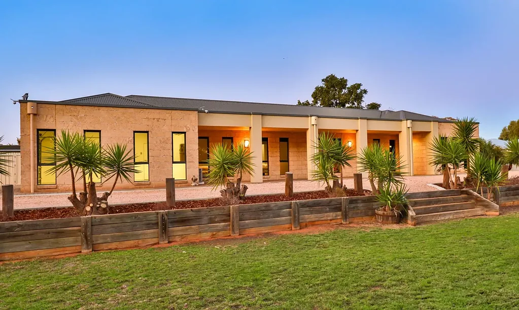 Mildura 5બેડરૂમ ALL INCLUSIVE STUNNING FAMILY RESIDENCE