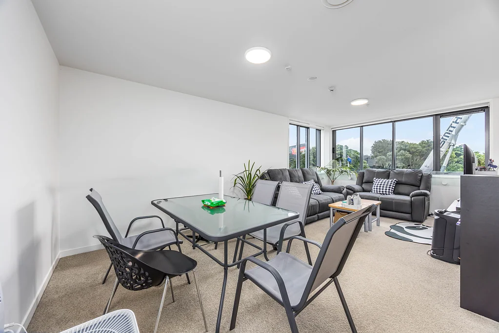 Mount Albert 3房 业主诚意出售！兼具稳健租金收益与长期增值潜力，CCC已到手，近购物中心/交通枢纽！ Near-New + Premium Location + Future Gains