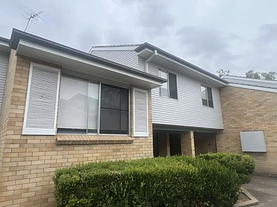 Moree 2Zimmer Strata Townhouse with In-Ground Pool - Live In or Invest