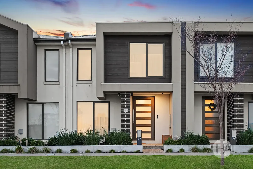 37 Creekside Street, Clyde, VIC 3978