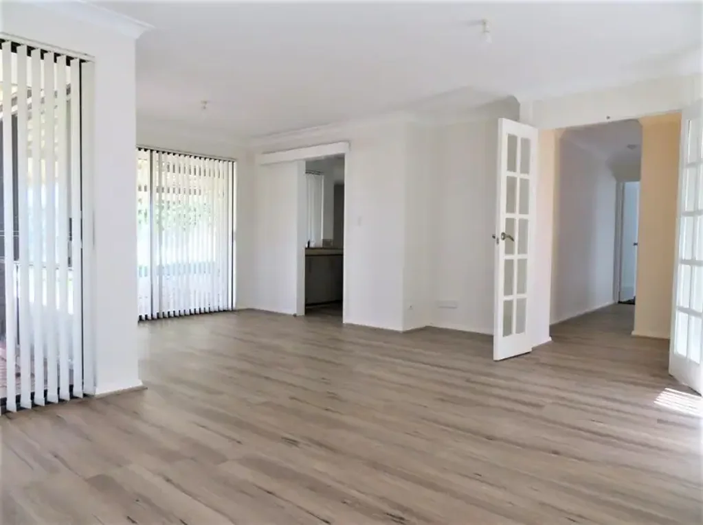 Spacious 4-Bedroom Family Home Opposite Alinjarra Primary School