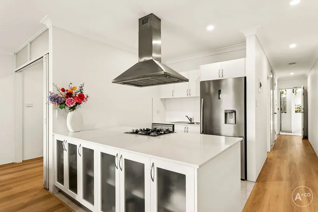 Maroubra 1कमरा Oversized One-Bedroom + Study with Two Outdoor Spaces & Parking