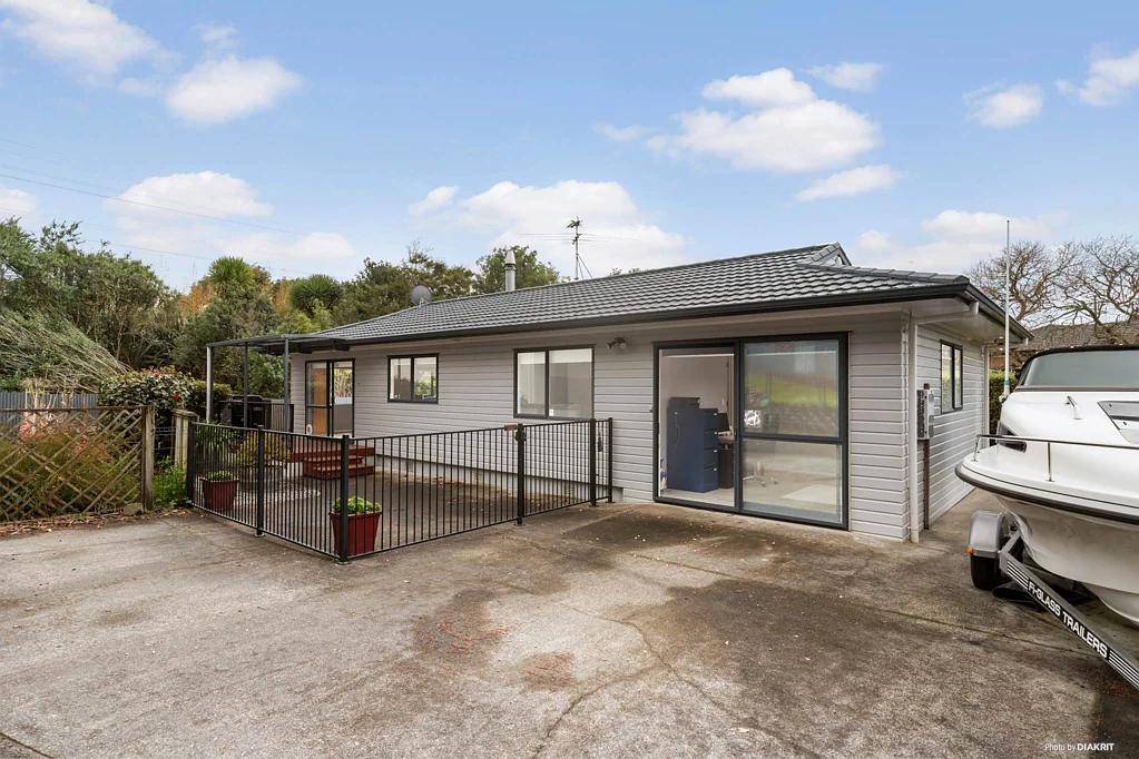 Waiuku 2房  Modern Comfort Meets Relaxed Lifestyle Living