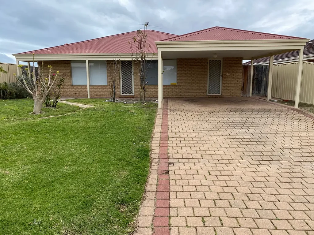 3/2 Family Home Just Minutes from the Beach!