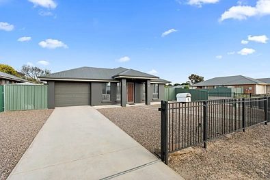 Murray Bridge 4कमरा Simple, Spacious & Easy to Maintain