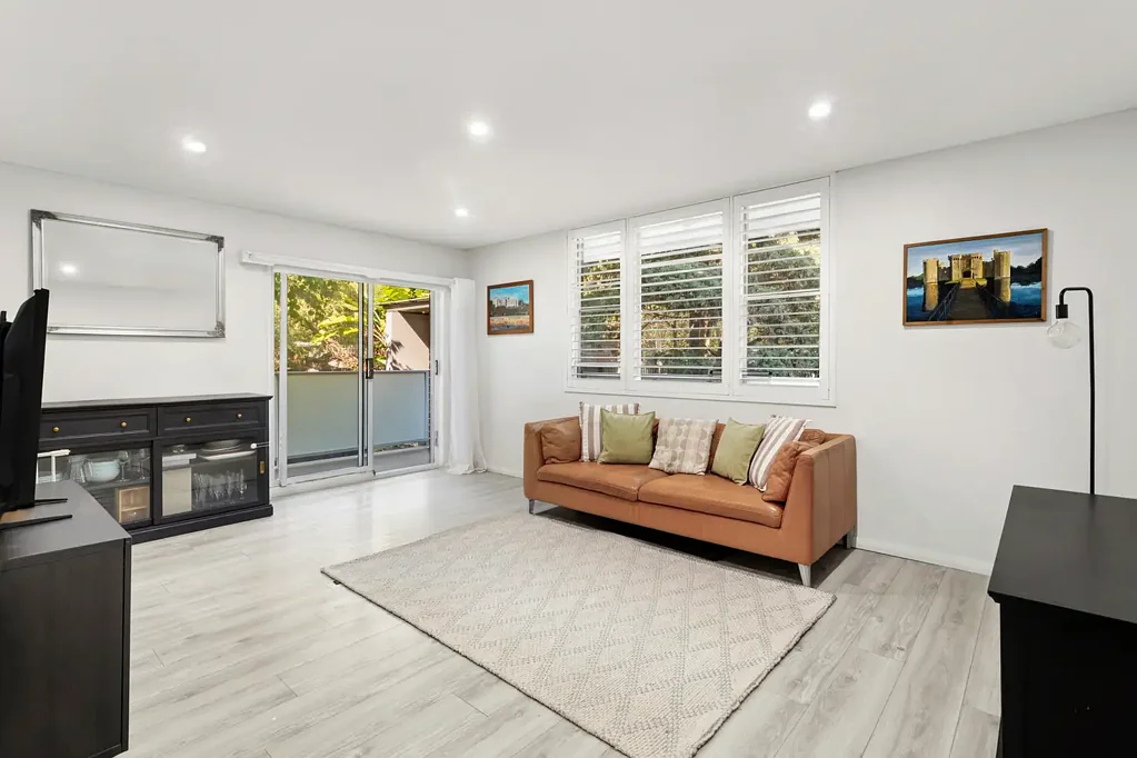 Rose Bay 2બેડરૂમ Tastefully Renovated Apartment in Boutique Block Opposite the Golf Course (Entry Via William Street)