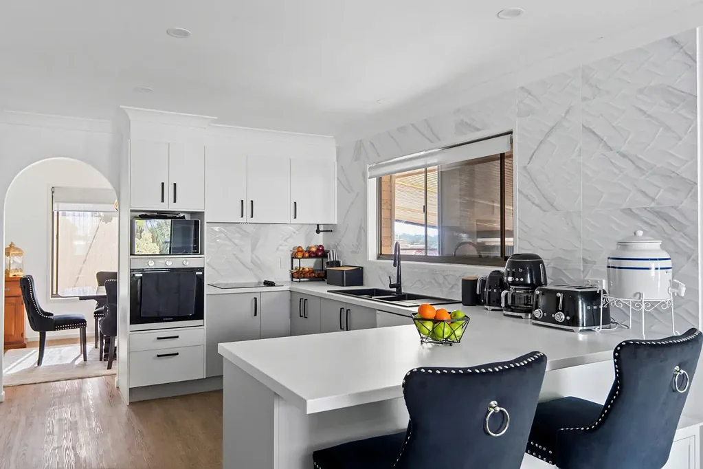 Alexandra Hills 4कमरा Renovated Family Home in a Prime Alexandra Hills Location