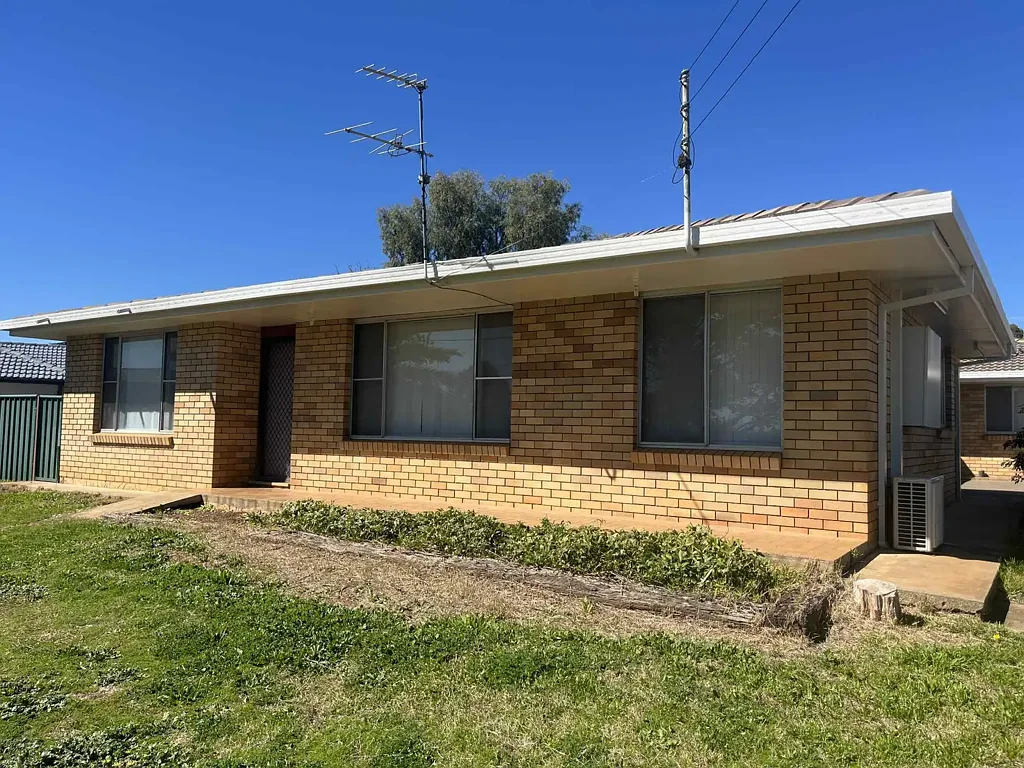 Fresh, Bright, and move in ready!