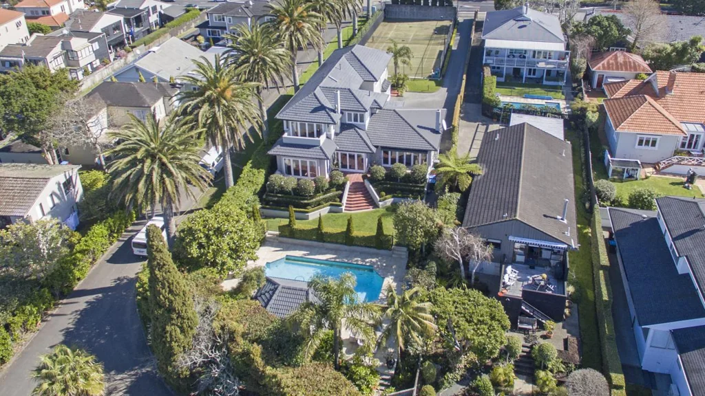 Kohimarama 6 Bedroom Premium home with three great options