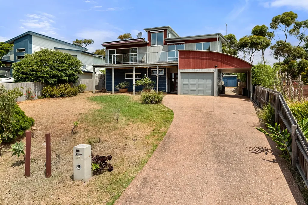 Cowes 3બેડરૂમ Elevated Cowes Living With A North Facing Entertaining Deck