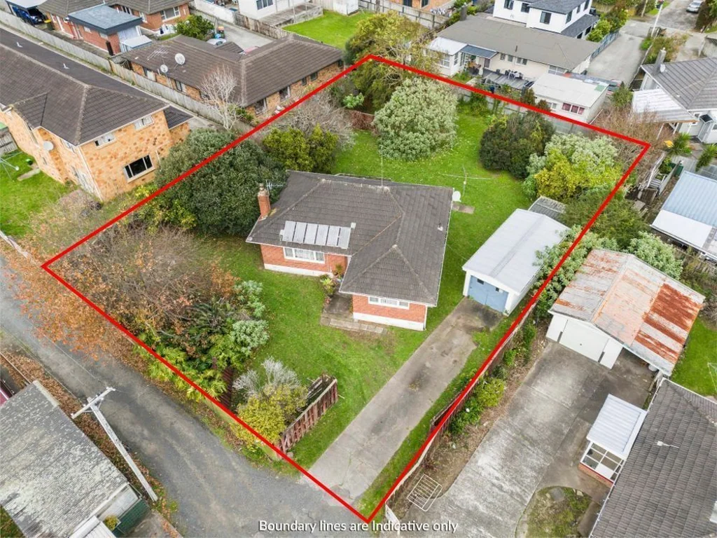 Papatoetoe 2Moenga Invest, Renovate or Hold - 1088sqm in Papatoetoe