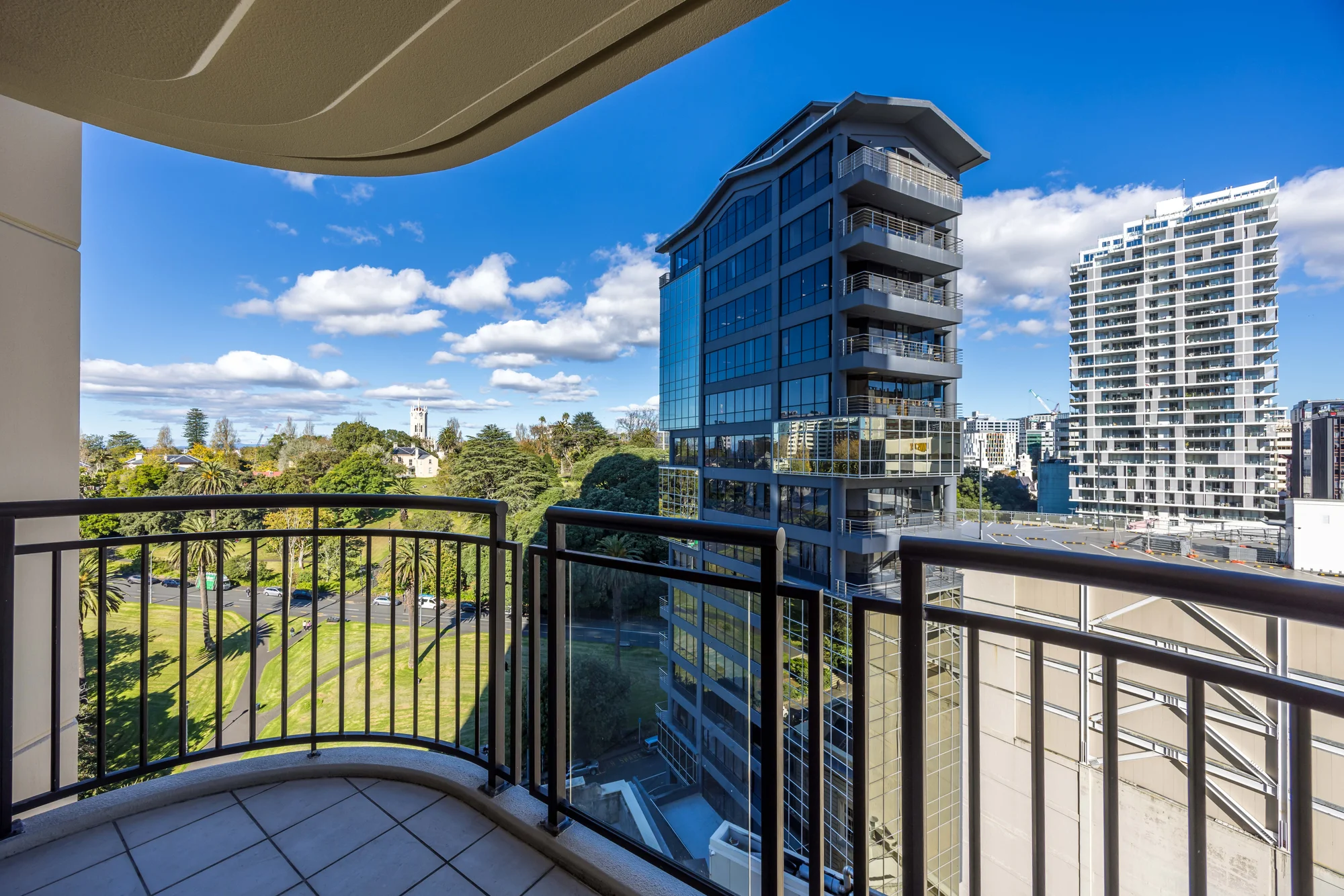 Auckland Central 1房  SHORT CALL AUCTION - Metropolis + car park!