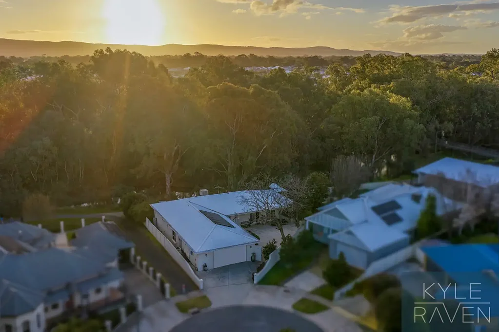Wangaratta 4房  PREMIERE LOCATION WITH CREEK VIEWS