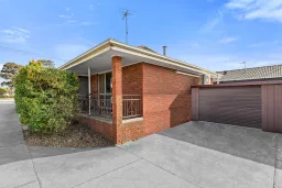 2/418 Forest Street, Wendouree