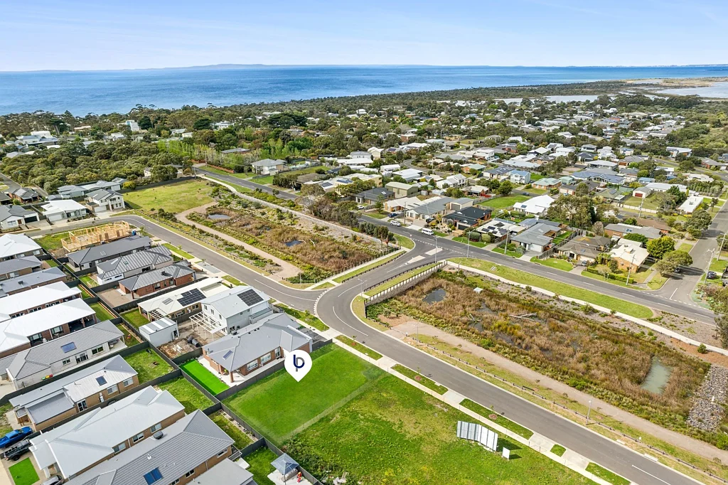 8 Birdwood Drive, St Leonards, VIC 3223