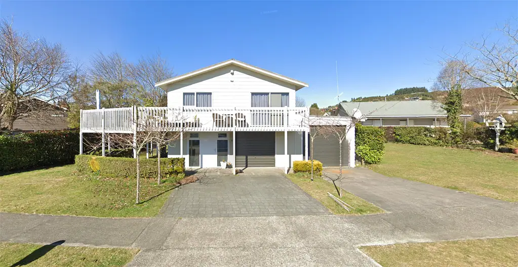 Omori 5房  5 beds and a boat shed.