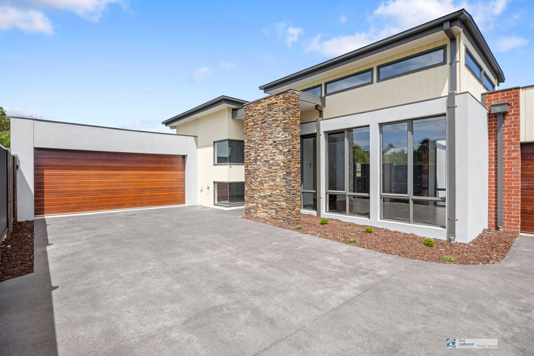 9 DOUGLAS RD, COWES VIC 3922, 0房, 0浴, Townhouse