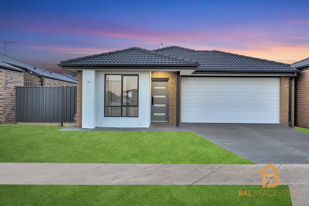 Truganina 4 Bedroom FHOG Available & Ready to Move In - Truganina
