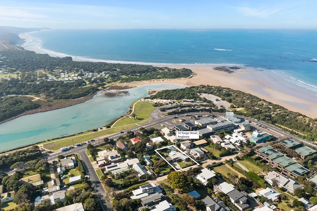 Anglesea 3房  Enchanting beachside residence...