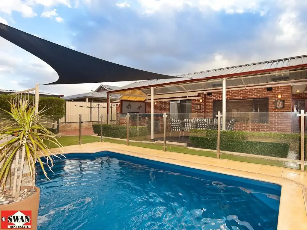 FIRST CLASS EXECUTIVE RESIDENCE