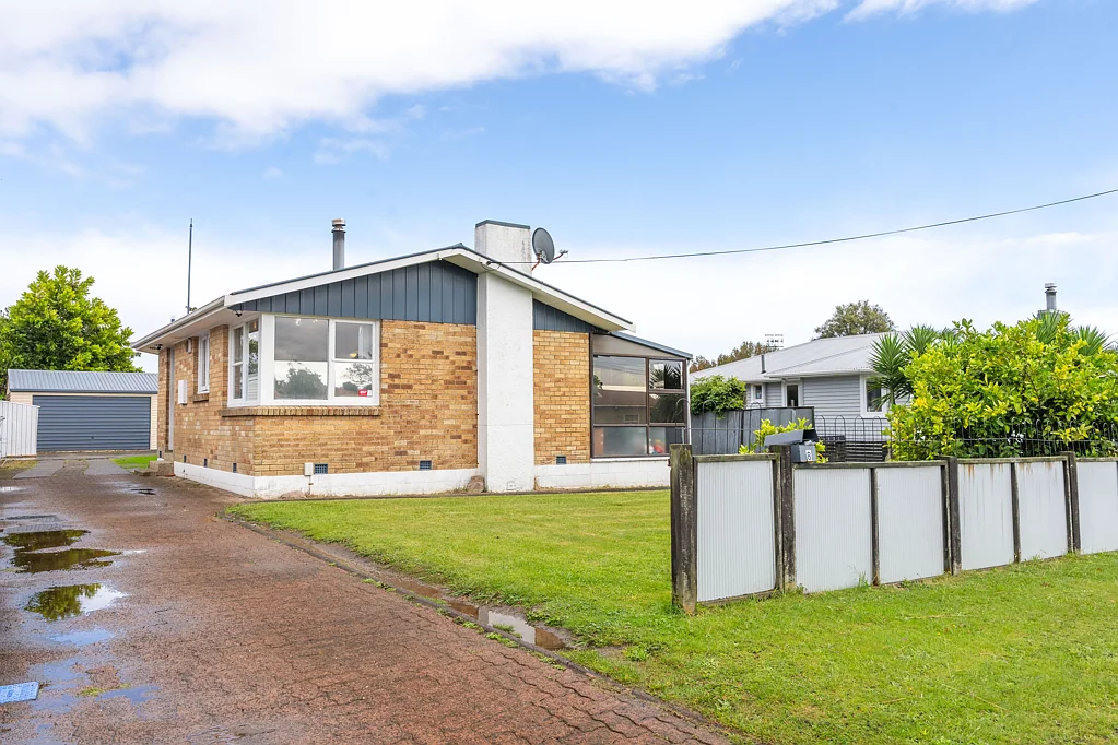Owhata 3 Slaapkamer Solid Home + Massive 3-Bay Garage